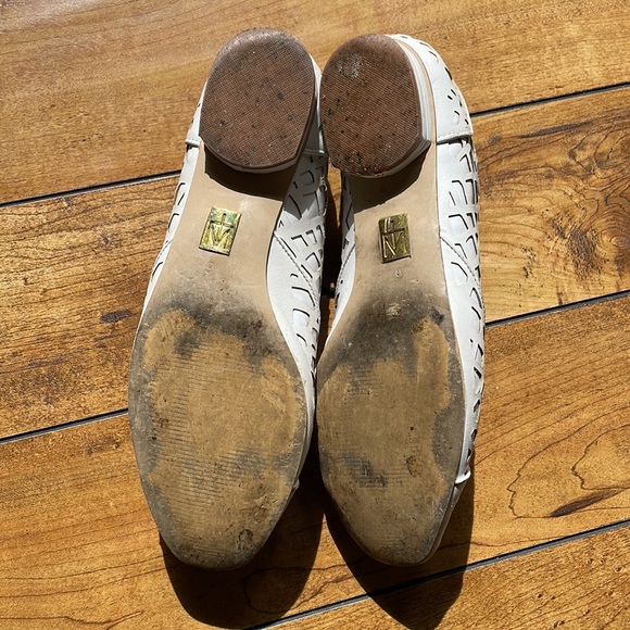 MADOONA white loafers with lazer cut details - Picture 4 of 5